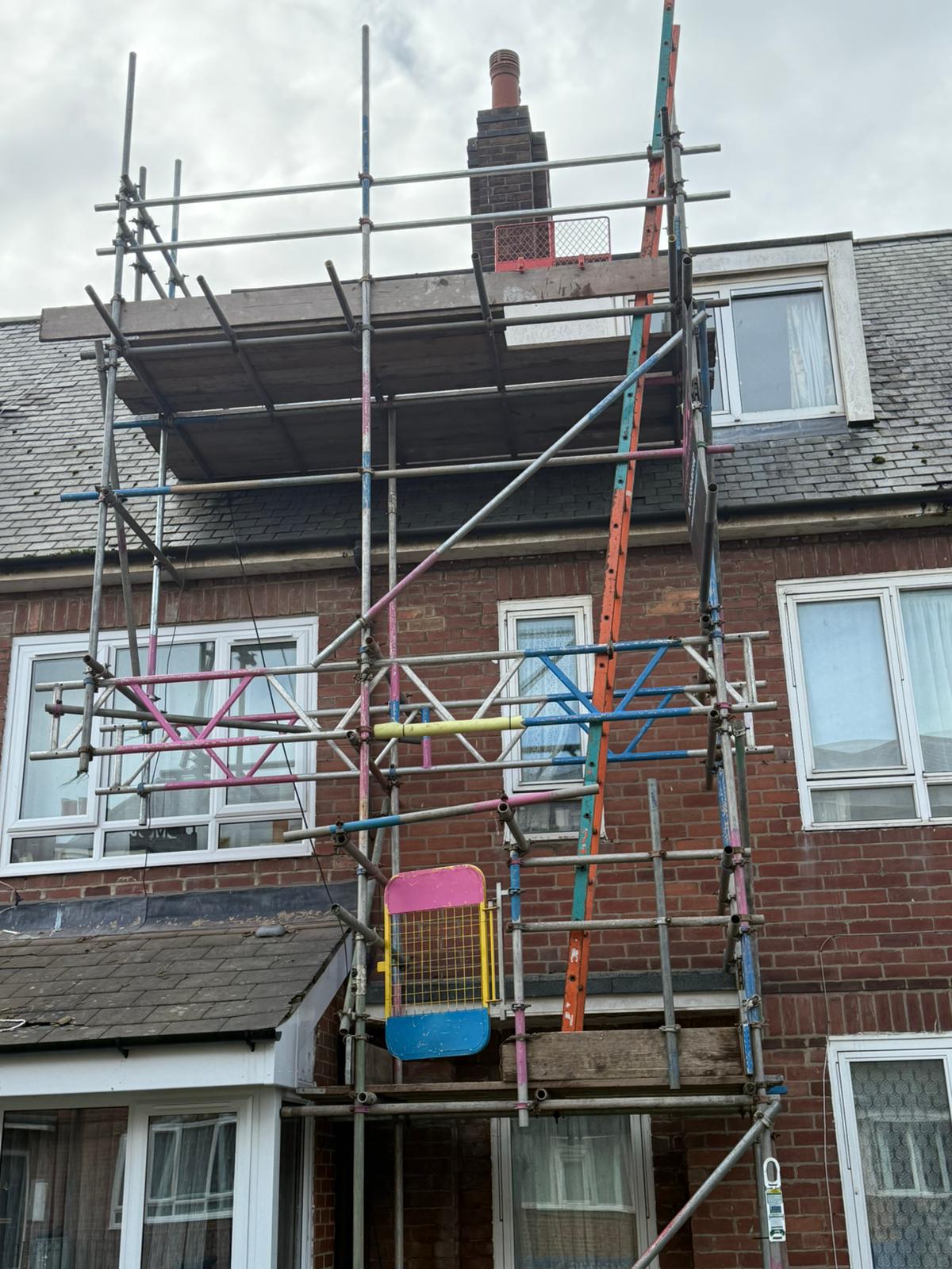 Residential terrace scaffolding