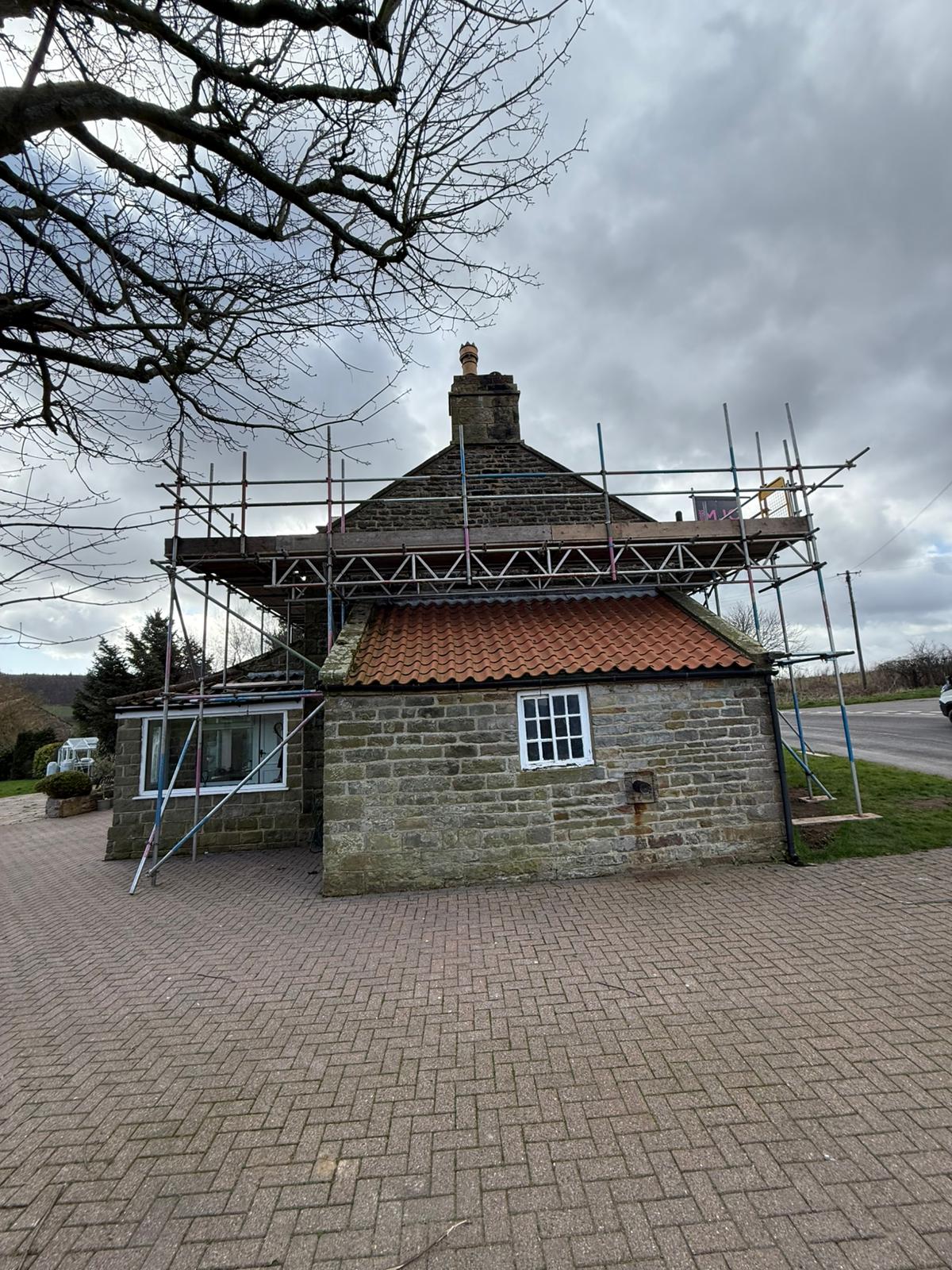 Stone cottage scaffolding