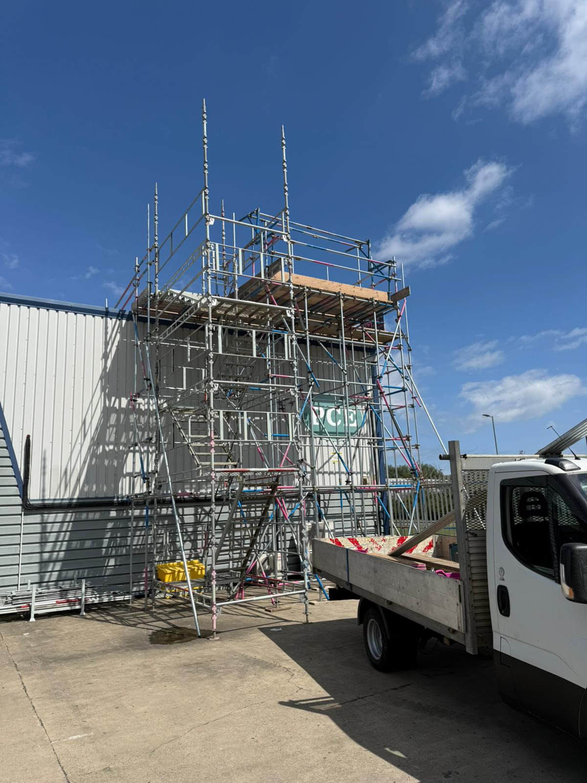 Industrial unit scaffolding